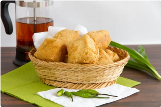 Ilustrasi Tahu Tamanan (Sumber : https://www.shutterstock.com/id/image-photo/tahu-goreng-indonesia-dish-fried-tofu-515036827)