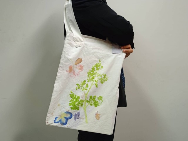 Totebag dari sprei bekas. Foto: Masruroh/Basra