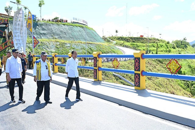 Presiden Jokowi jelang peresmian Bendungan Lolak di Kabupaten Bolaang Mongondow, Provinsi Sulawesi Utara, Jumat (23/2/2024). Foto: Biro Pers Sekretariat Presiden