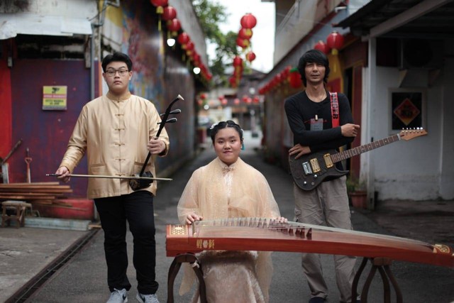 Talakata, grup musik asal Pontianak rilis single terbaru, 'Malam Ke 15', hasil kolaborasi bersama MTT Dewata. Foto: Dok. Talakata