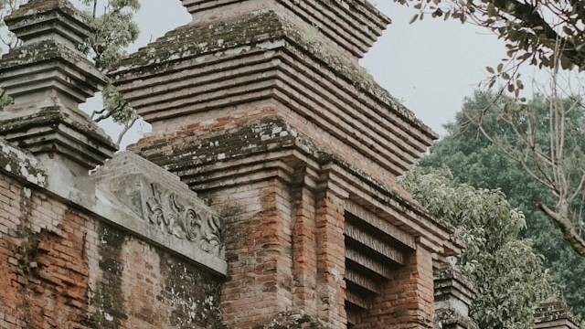 Jalan Masjid Mataram. Tempat Ziarah di Yogyakarta. Sumber: Aliffian Arief / Unsplash