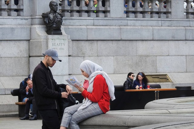 Ilustrasi perempuan Muslim di Inggris. Foto: Amani A/Shutterstock