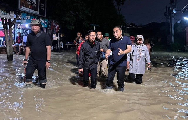 Selama tiga tahun memimpin Surabaya, penanganan banjir menjadi salah satu fokus Wali Kota Eri Cahyadi. Foto: Dok. Pemkot Surabaya
