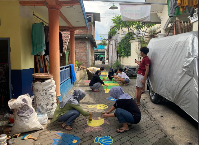 Kegiatan Mengubah Gang Sempit Menjadi Gang Ramah Anak