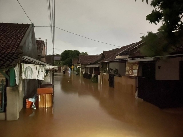 Banjir di Kelurahan Nunyai, Rajabasa, Bandar Lampung | Foto: Almuhtarom / Lampung Geh