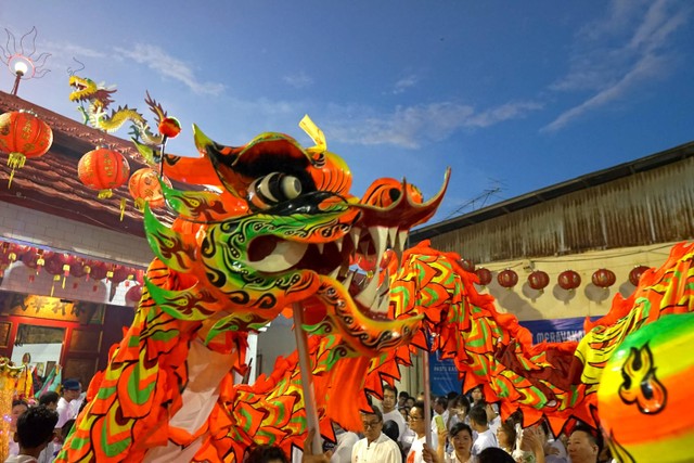 Atraksi dalam perayaan Cap Go Meh. Foto: Adiwinata Solihin/Antara Foto