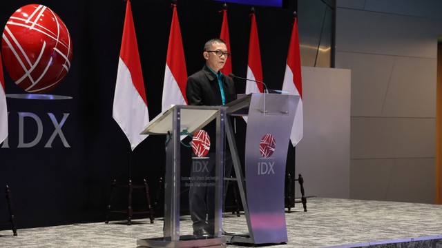 Presiden Direktur PT Mustika Ratu Tbk (MRAT) Bingar Egidius Situmorang. Foto: BEI