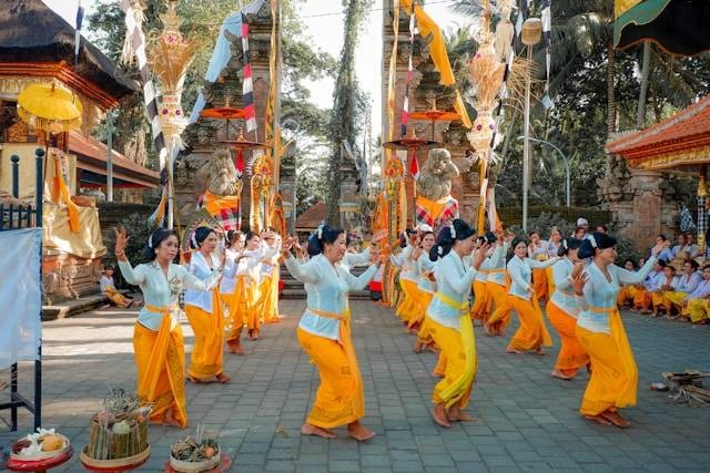 Makna Gerak dalam Tari Gambyong. Foto Hanya Ilustrasi. Sumber Foto: Unsplash.com/Eyestetix Studio