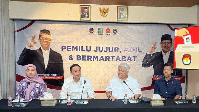 Konferensi pers Timnas AMIN bertajuk 'Pemilu 2024, Kita Belajar Apa?' di sekretariat Timnas AMIN, Jakarta Selatan, Senin (26/2/2024). Foto: Haya Syahira/kumparan