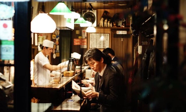 Biiru Not a Sushi Bar. Foto hanyalah ilustrasi bukan tempat sebenarnya. Sumber: Unsplash/Alva Pratt