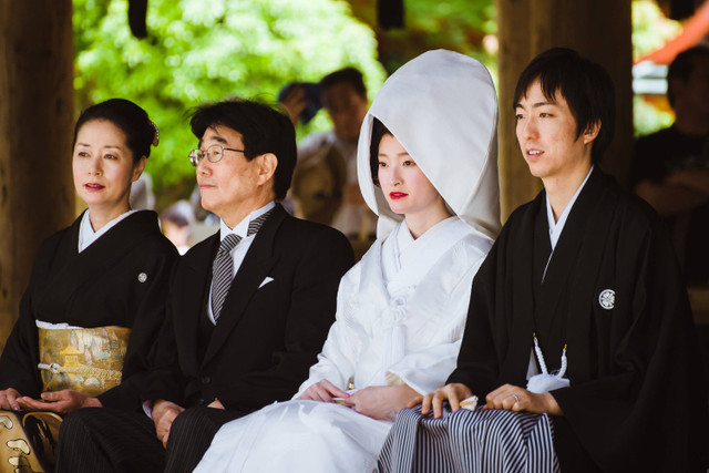 Tren friendship marriage di Jepang. Foto: Shutterstock