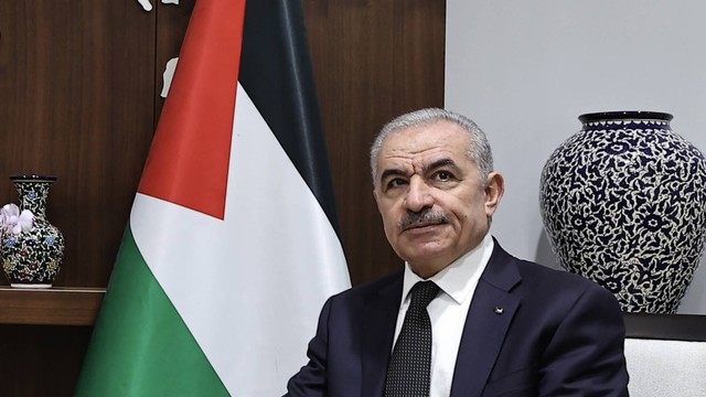 Foto Perdana Menteri Palestina Mohammed Shtayyeh pada tahun 2022, dilansir dari situs European Commision.