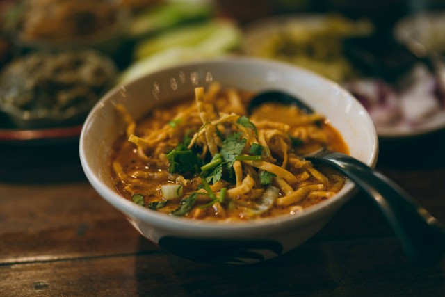 Sanuk Thai Boat Noodle PIK, foto hanya ilustrasi, bukan tempat sebenarnya: Unsplash/Kittitep Khotchalee