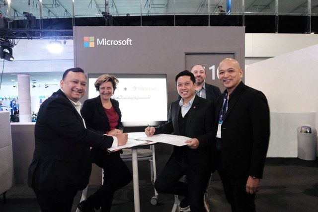 Telkomsel dan Microsoft kembali berkolaborasi untuk tingkatkan pengalaman gaya hidup digital pelanggan dengan memperkuat integrasi Microsoft Azure AI ke dalam platform pelanggan dan bisnis Telkomsel. Foto: Telkomsel