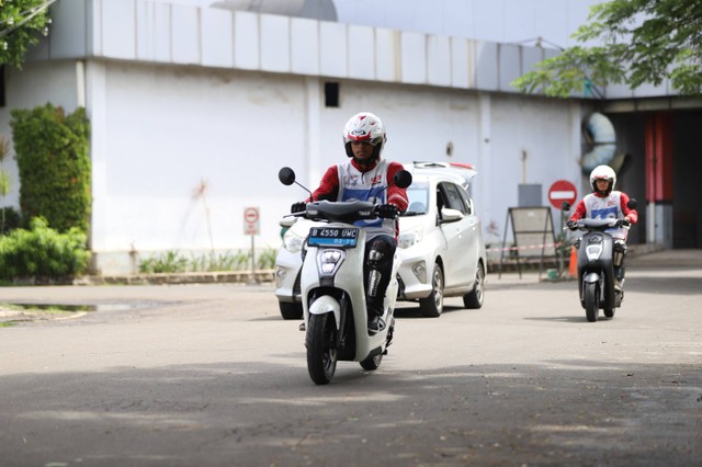 PT Astra Honda Motor (AHM) perkenalkan Safety Riding untuk penggunaan motor listrik di Jakarta, Rabu (28/2). Foto: dok. AHM