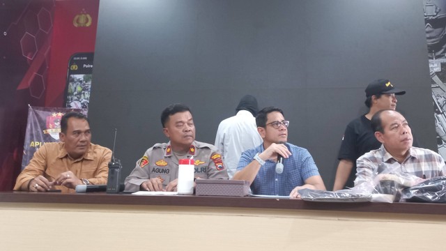 Jumpa pers kasus begal payudara di Polrestabes Semarang. Foto: Intan Alliva/kumparan