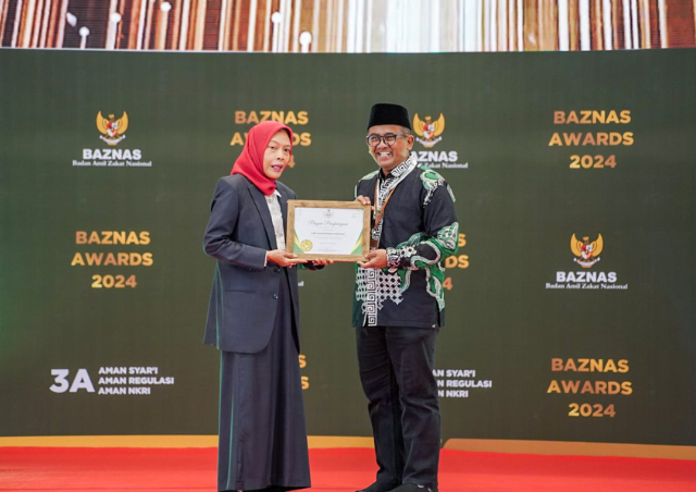 IZI Dinobatkan Sebagai LAZ Nasional Dengan Penyaluran Terbaik di BAZNAS Awards