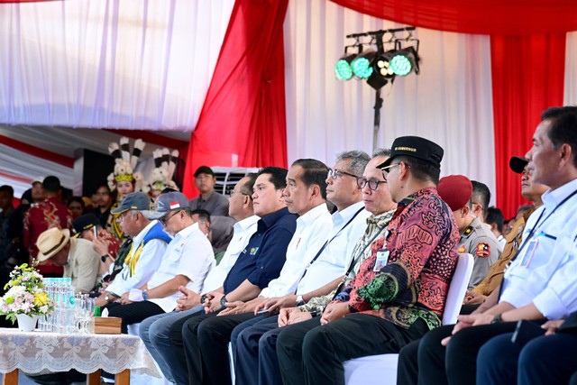 Presiden Jokowi groundbreaking BRI International Microfinance Center di IKN, di Kabupaten Penajam Paser Utara, Kalimantan Timur, Kamis (29/2/2024). Foto: Muchlis Jr/Biro Pers Sekretariat Presiden