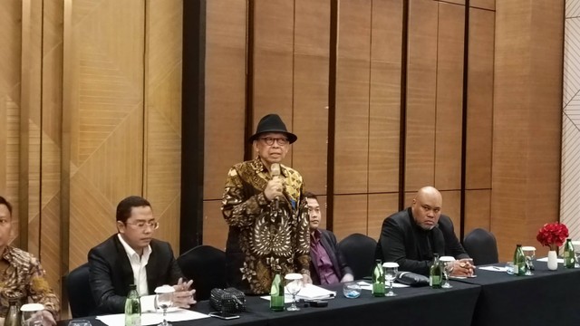 Konferensi pers Rektor UP dan tim kuasa hukum di Artotel Mangkuluhur, Jaksel, Kamis (29/2/2024). Foto: Thomas Bosco/kumparan