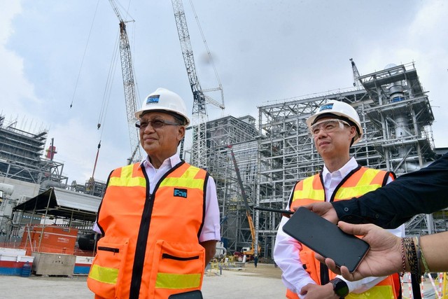 Menteri ESDM Arifin Tasrif melakukan kunjungan kerja ke Smelter PT Freeport Indonesia di Kawasan JIIPE, Gresik, Jawa Timur, Kamis (29/2/2024). Foto: dok. Kementerian ESDM