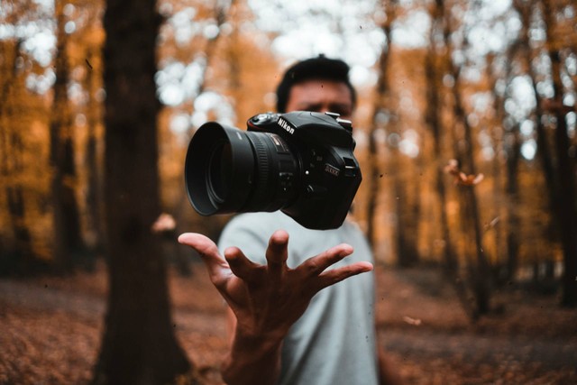 Studio Foto di Bali. Foto Hanya Ilustrasi, Bukan Tempat Sebenarnya. Sumber Unsplash Reinhart Julian