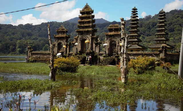 [Pura Beji Amerta Gangga] Foto hanya ilustrasi, bukan tempat sebenarnya. Sumber: unsplash/ReenaYadav