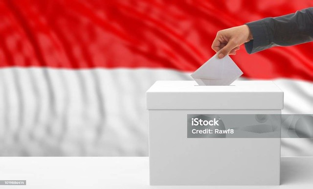 Pemilih dengan latar belakang bendera Indonesia. (Sumber: iStock https://www.istockphoto.com/id/foto/pemilih-dengan-latar-belakang-bendera-indonesia-ilustrasi-3d-gm1019886414-274048532)