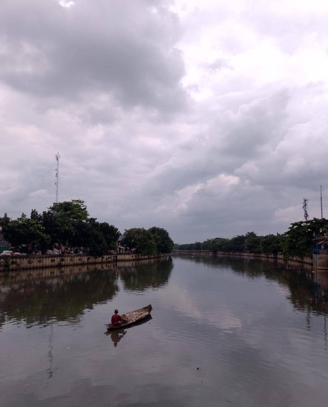 "Ilustrasi Dibalik Sungai Sudut Kota//Sumber:Dok.Pribadi"