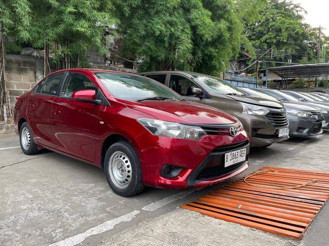 Mobil bekas taksi atau eks taksi yang tersedia di pool Blue Bird Cililitan, Jakarta Timur.  Foto: Sena Pratama/kumparan