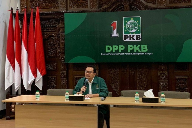 Wasekjen PKB, Syaiful Huda konferensi pers terkait penyelenggaraan Pilkada 2024 di DPP PKB, Jakarta, Senin (4/3/2024).  Foto: Luthfi Humam/kumparan