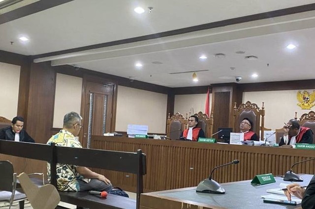 Direktur PT Multimedia Berdikari Sejahtera Windi Purnama mengikuti sidang pembacaan tuntutan di Pengadilan Tindak Pidana Korupsi pada Pengadilan Negeri Jakarta Pusat, Jakarta, Senin (4/3/2024). Foto: Fath Putra Mulya/ANTARA