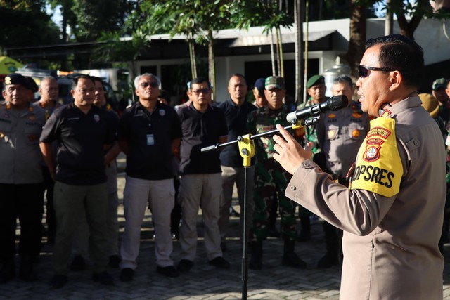 Kapolres Metro Jakarta Pusat Kombes Susatyo Purnomo Condro memimpin apel pengamanan demo. Foto: Dok. Humas Polres Jakarta Pusat