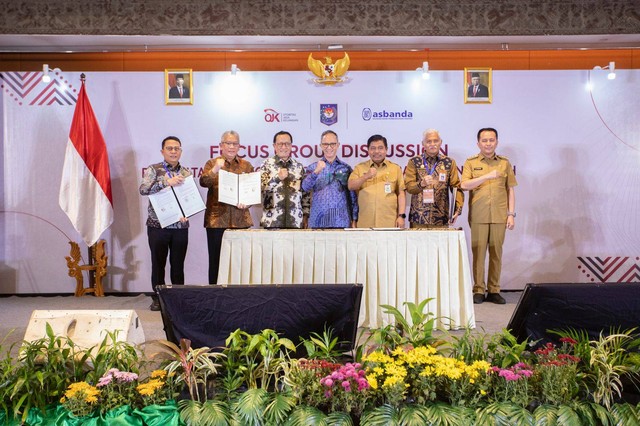 Penandatanganan Memorandum of Understanding (MoU) antara bank bjb dan Bank Sultra pada Senin (4/3), di Hotel Borobudur Jakarta.