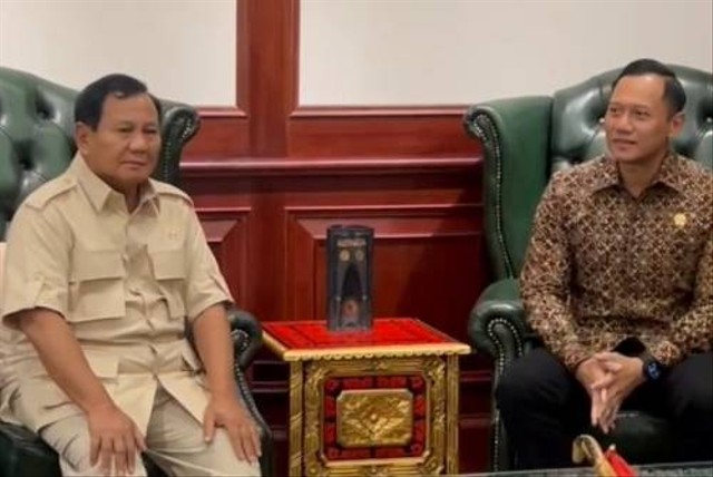 Menteri ATR/BPN, Agus Harimurti Yudhoyono menemui Menteri Pertahanan, Prabowo Subianto di Kementerian Pertahanan RI, Jakarta Pusat, Selasa (5/3) siang. Foto: Dok. Istimewa