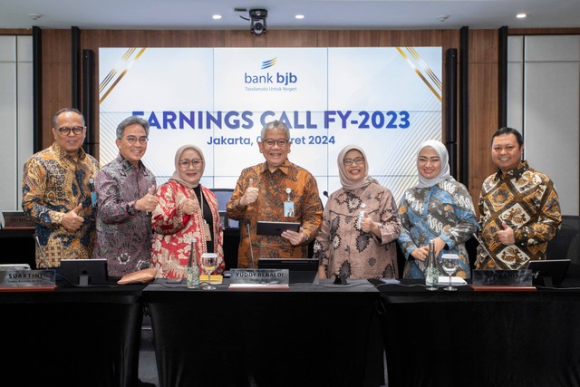 bank bjb berhasil mencatat laba sebesar Rp 2,1 triliun pada tahun 2023, menunjukkan kinerja keuangan yang tangguh dan efisien. Foto: dok. bank bjb