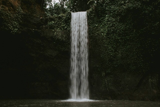 Air Terjun Jembong. Foto Hanya Ilustrasi, Bukan Tempat Sebenarnya. Sumbe Unsplash Florian Giorgio