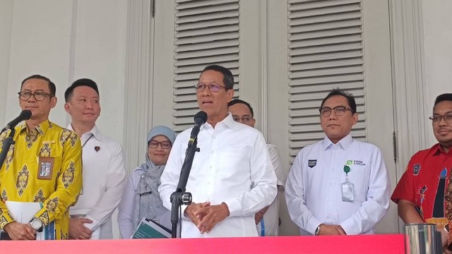 Pj Gubernur DKI Jakarta, Heru Budi Hartono saat ditemui wartawan di Balai Kota Jakarta, Jakarta Pusat, Rabu (6/3). Foto: Fadlan Nuril Fahmi/kumparan