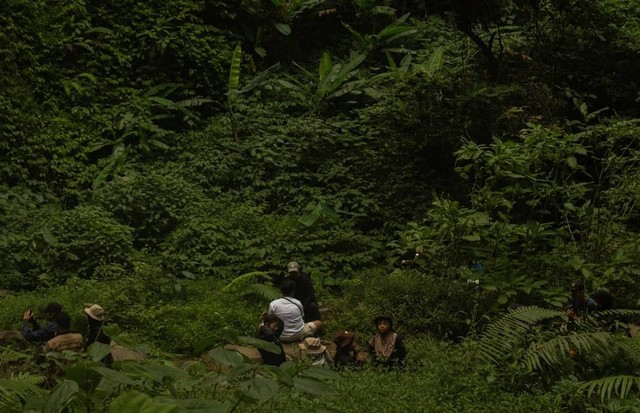 Ilustrasi Curug Bukit Tunggul, Bukan Tempat Sebenarnya. Sumber Unsplash/Haerul Am