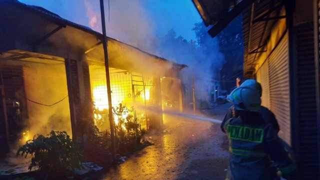 Kebakaran ruko di kawasan Cakung, Jakarta Timur Foto: Dok. Istimewa