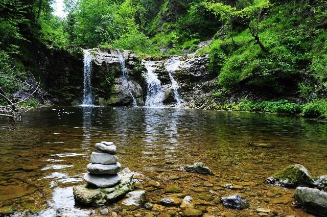 Ilustrasi Air Terjun Marbella (Bukan Gambar Sebenarnya)|Pexels|Manuela Adler