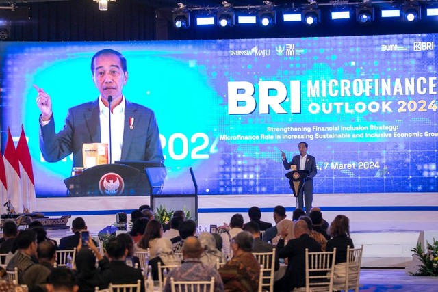 Presiden Joko Widodo membuka BRI Microfinance Outlook 2024. Foto: Dok. BRI