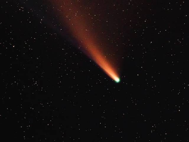 Ilustrasi ukuran komet. Sumber: unsplash.com/AlexanderAndrews.