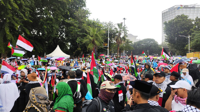 Ilustrasi demo pro-Palestina di sekitar Kedubes AS Jakarta Foto: Jonathan Devin/kumparan