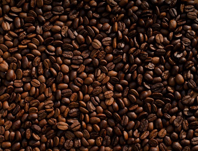 Coffee Shop di Seminyak. Foto Hanya Ilustrasi, Bukan Tempat Sebenarnya. Sumber Unsplash Mike Kenneally