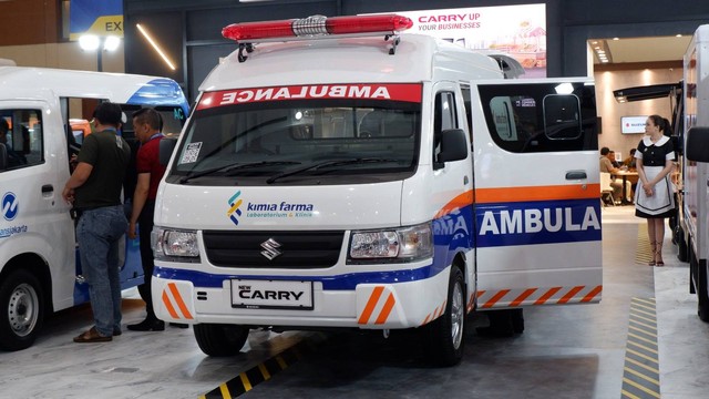 Suzuki Carry jadi mobil ambulans di GIICOMVEC 2024. Foto: Aditya Pratama Niagara/kumparan