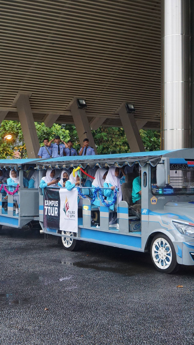 Para siswa antusias mengikuti Campus Tour. Foto: Dok. Admisi UMY