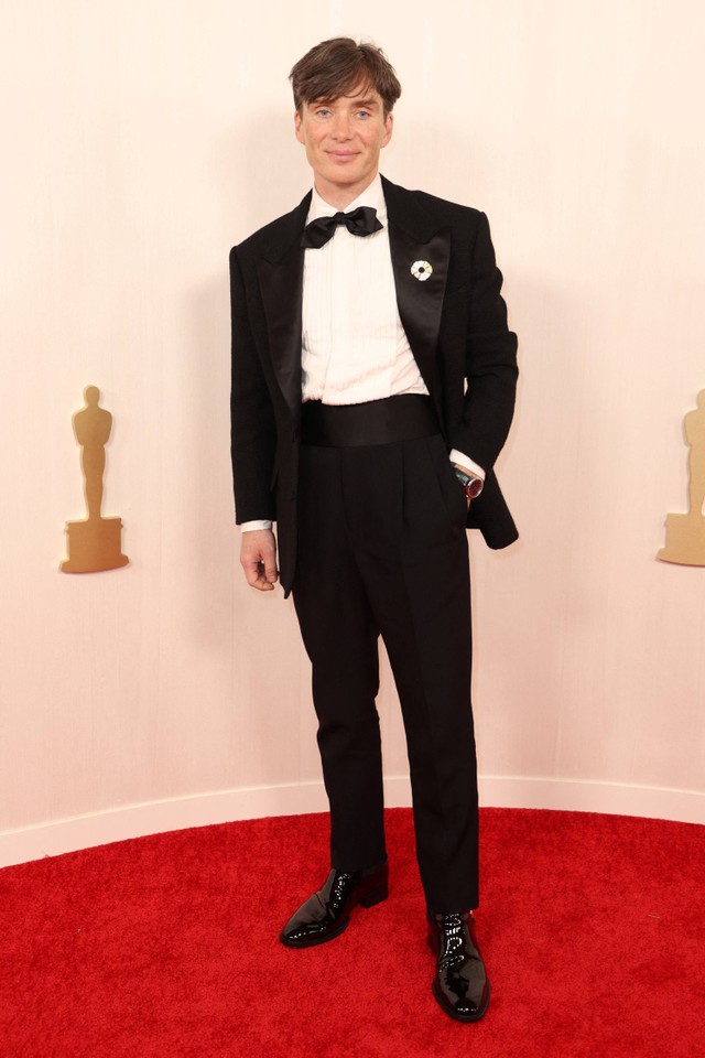 Aktor Irlandia Cillian Murphy menghadiri Oscar 2024 di Academy Awards ke-96, Hollywood, Los Angeles, California, Amerika Serikat, Minggu (10/3/2024). Foto: DAVID SWANSON / AFP
