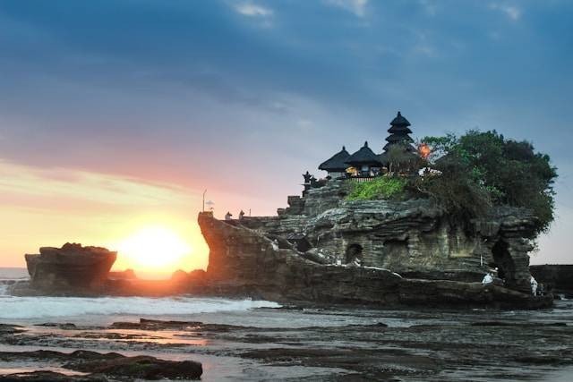 Tempat di Bali yang Banyak Bulen. Foto hanya ilustrasi bukan tempat sebenarnya. Sumber foto: Unsplash.com/Harry Kessell