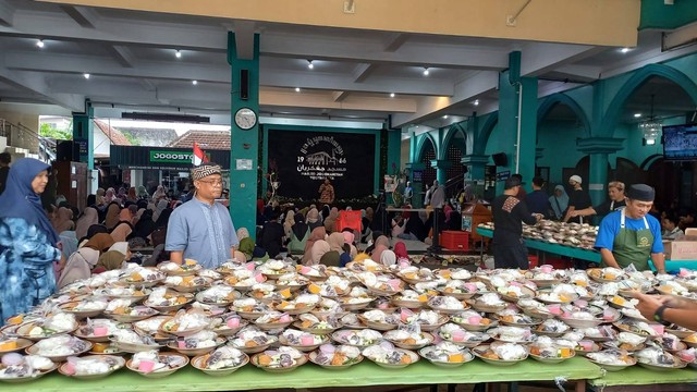 Suasana Ramadan di Masjid Jogokariyan, Kota Yogyakarta, Selasa (12/3/2024). Foto: Arfiansyah Panji Purnandaru/kumparan