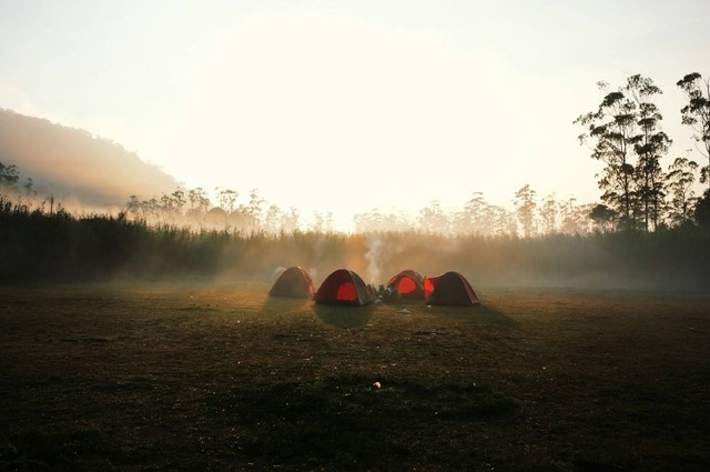 Wisata Alam di Bandung yang Tersembunyi. Sumber: Unsplash/Kilarov Zaneit